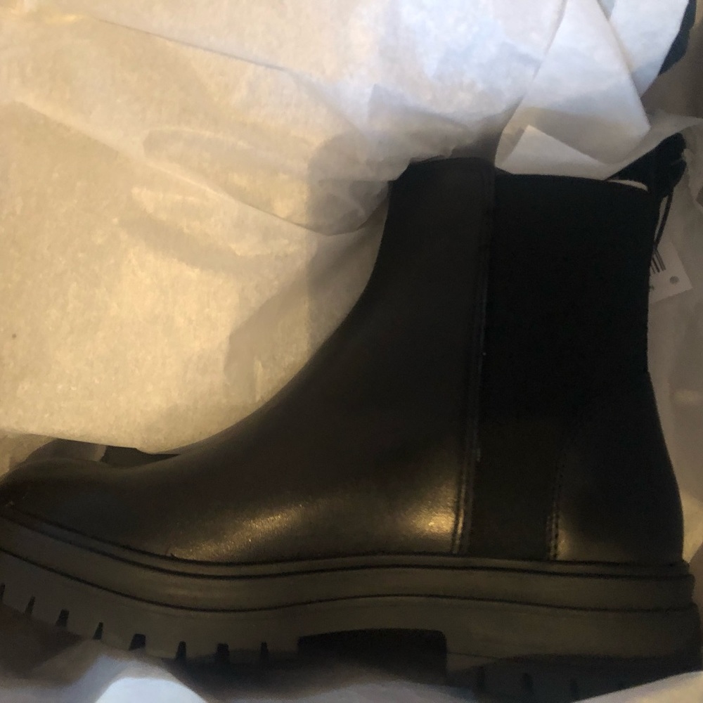 Steve Madden boots NWT